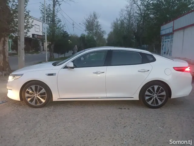Kia K5 2016 · 2.0 AT