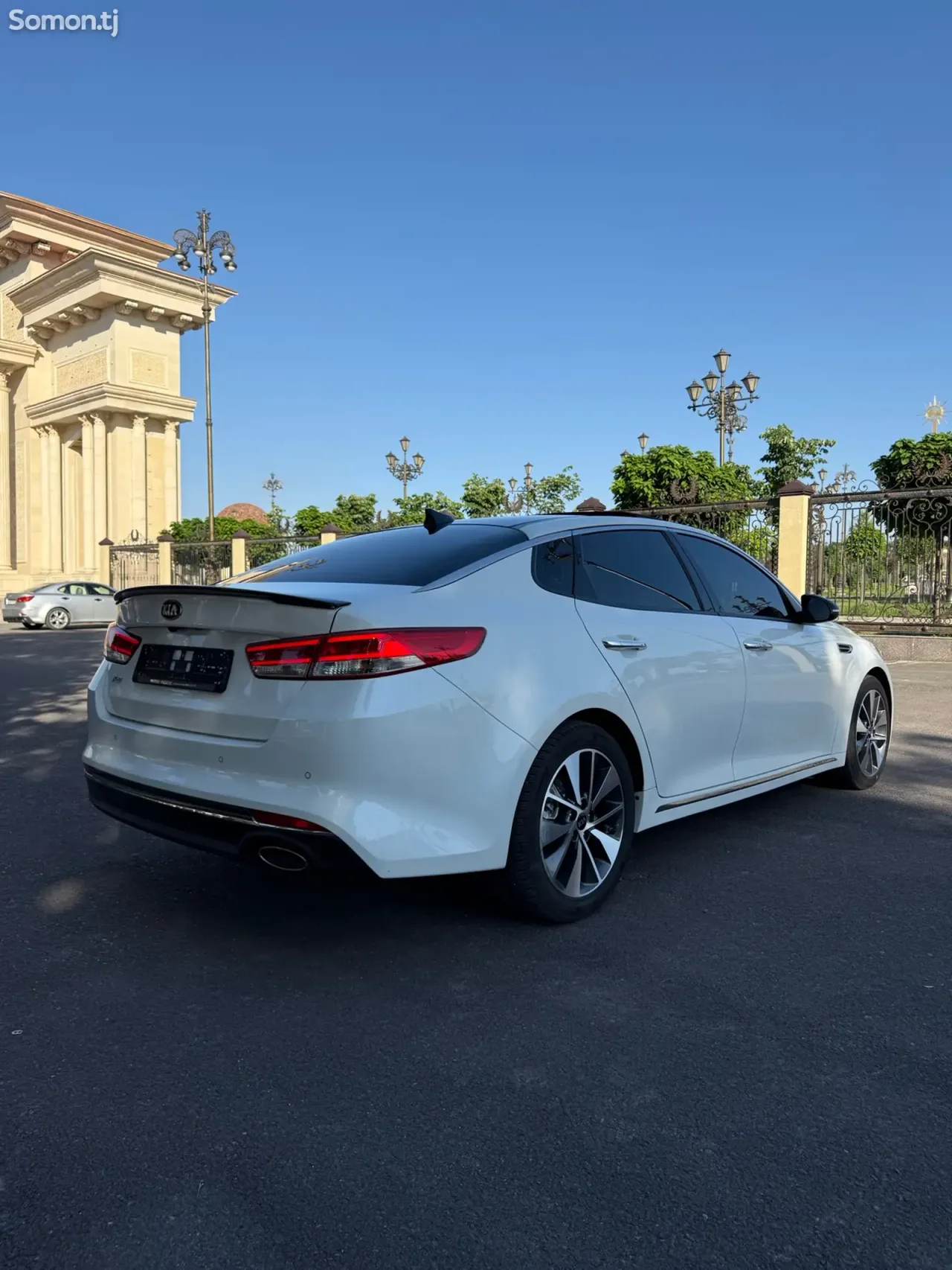Kia K5 2015 · 2.0 AT