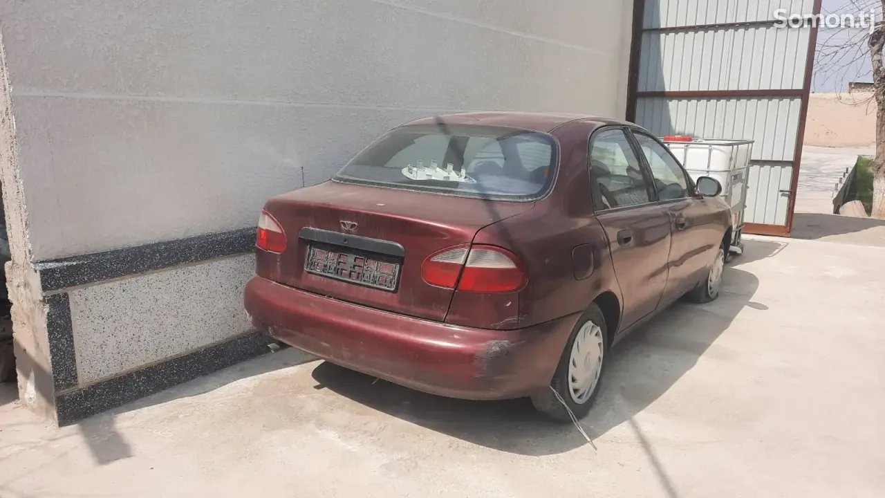 Daewoo Lanos 1996 · 1.6 MT