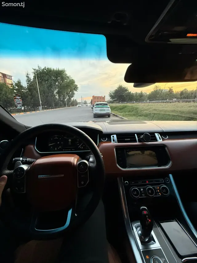 Land Rover Range Rover Sport 2015 · 4.4 AT