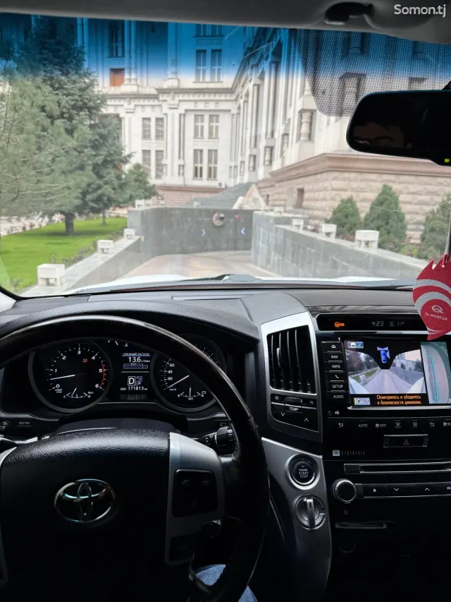 Toyota Land Cruiser 2014 · 4.0 AT