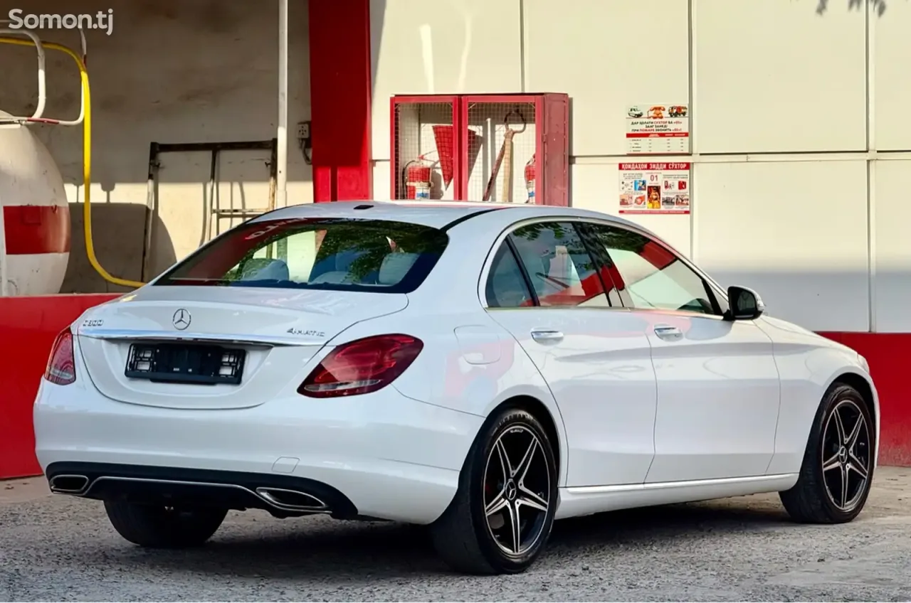 Mercedes-Benz C class 2015 · 2.0 AT