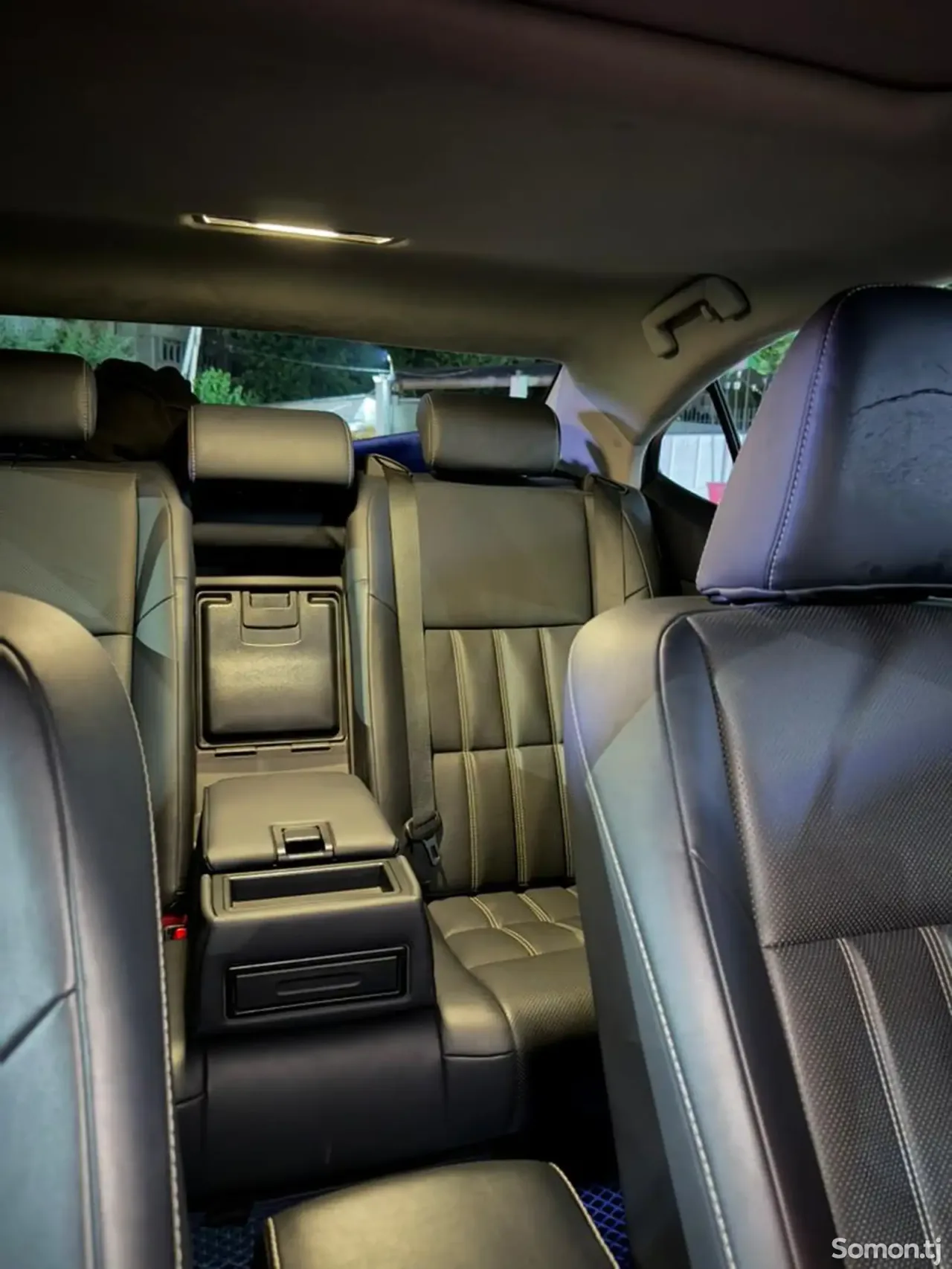Lexus ES series 2017 · 2.5 AT