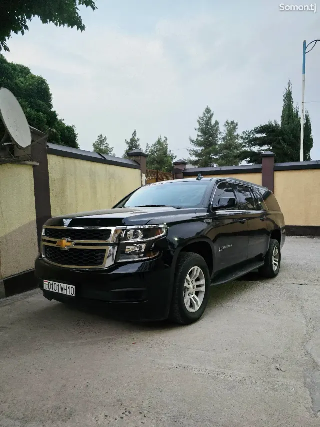 Chevrolet Suburban 2016 · 5.3 AT
