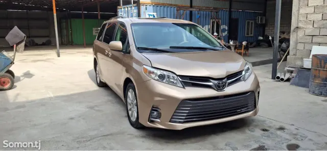 Toyota Sienna 2014 · 3.5 AT