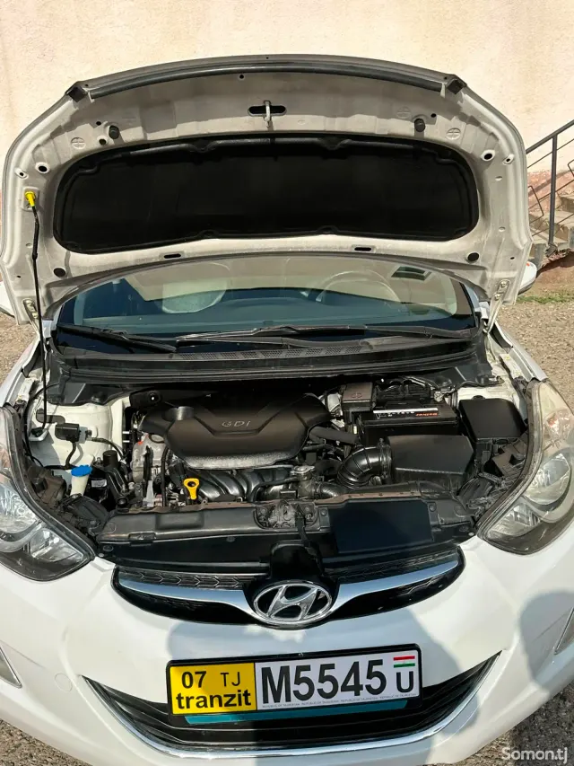 Hyundai Avante 2012 · 1.6 AT