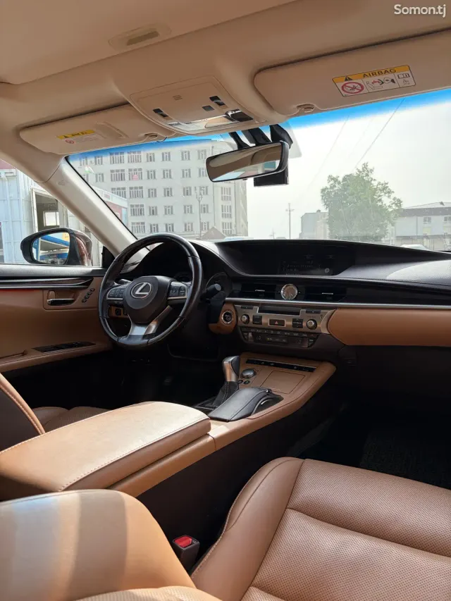 Lexus ES series 2016 · 3.0 AT