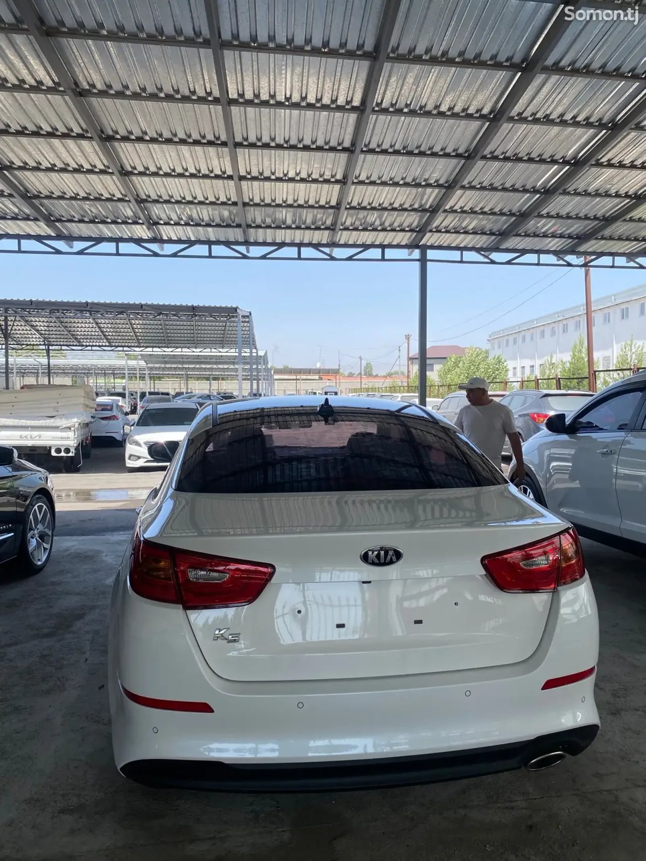 Kia K5 2015 · 2.0 AT