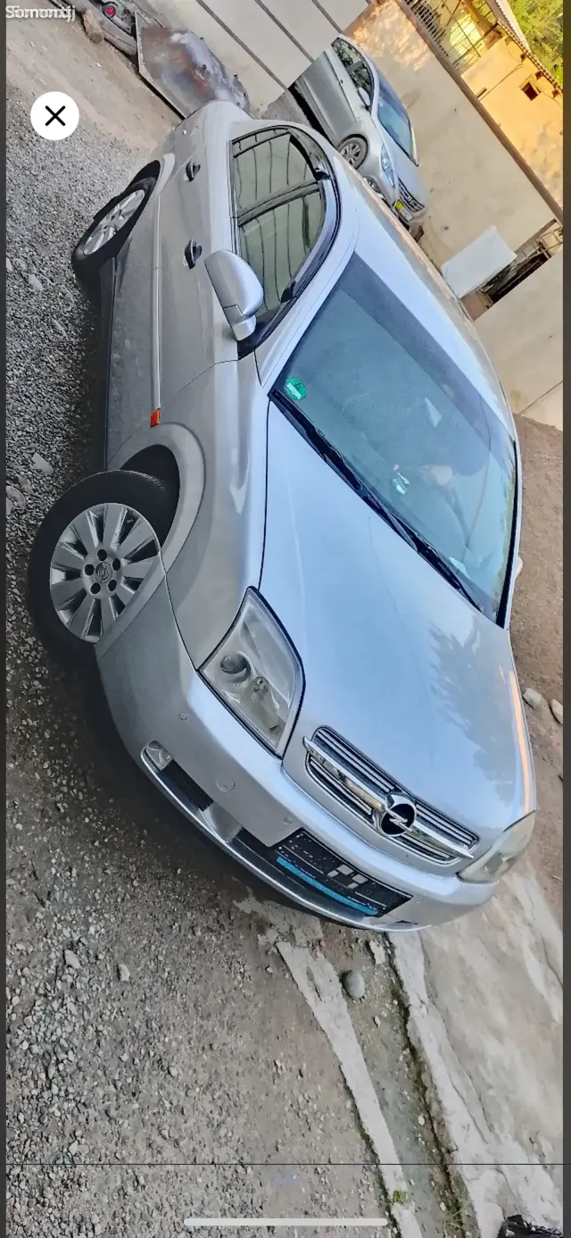 Opel Vectra C 2002 · 2.2 AT