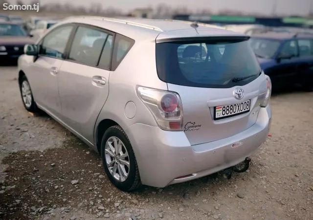 Toyota Verso 2012 · 1.8 MT