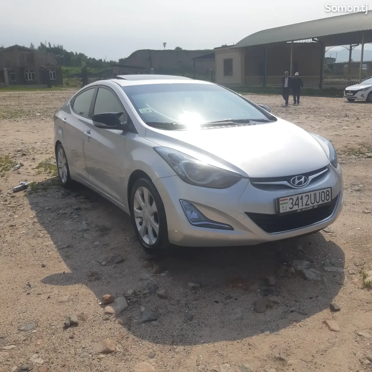 Hyundai Elantra 2012 · 1.8 AT