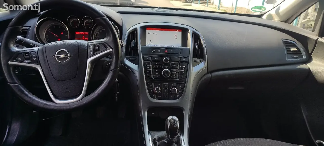 Opel Astra J 2014 · 1.6 MT