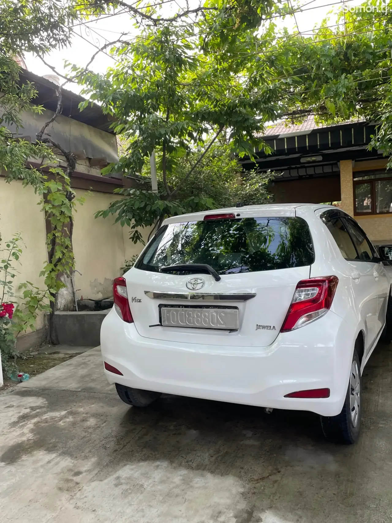 Toyota Vitz 2014 · 1.3 AT