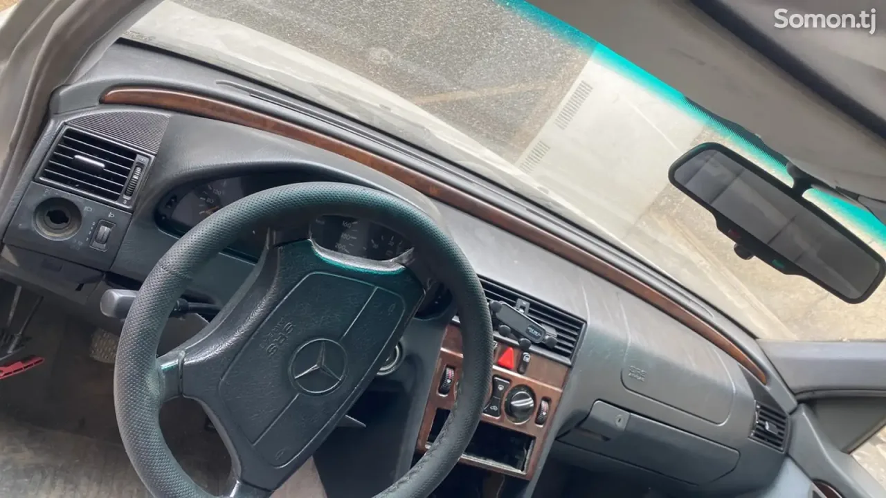 Mercedes-Benz C class 1996 · 2.0 MT