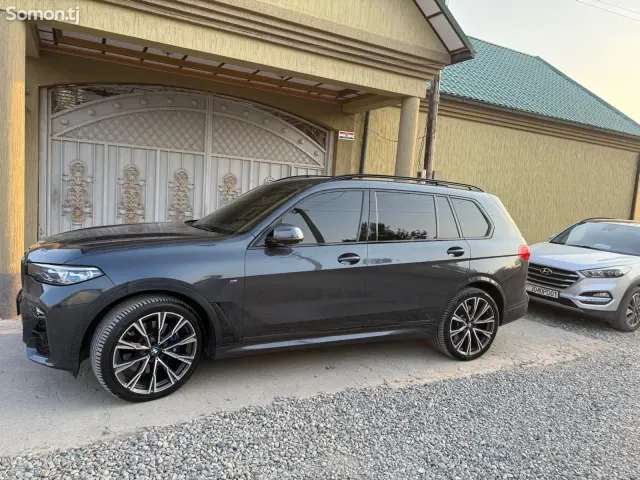 BMW X7 2021 · 4.4 AT