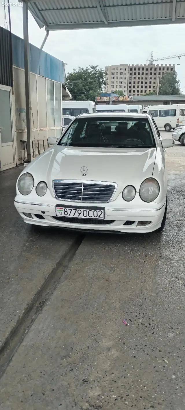 Mercedes-Benz E class 2002 · 2.2 MT