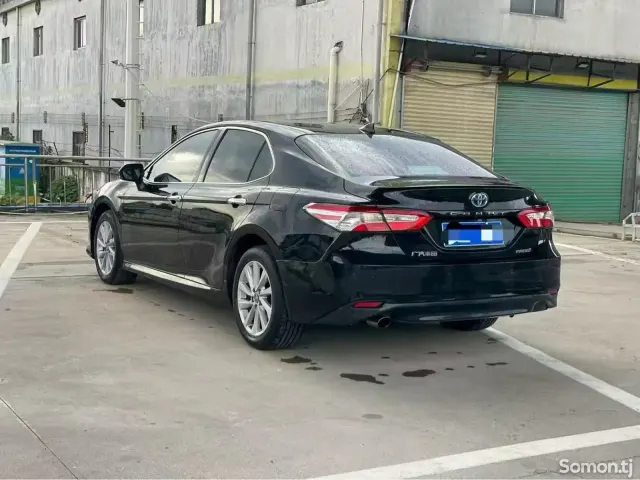 Toyota Camry 2021 · 2.5 AT