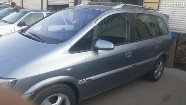 Opel Zafira 2003 · 1.8 MT