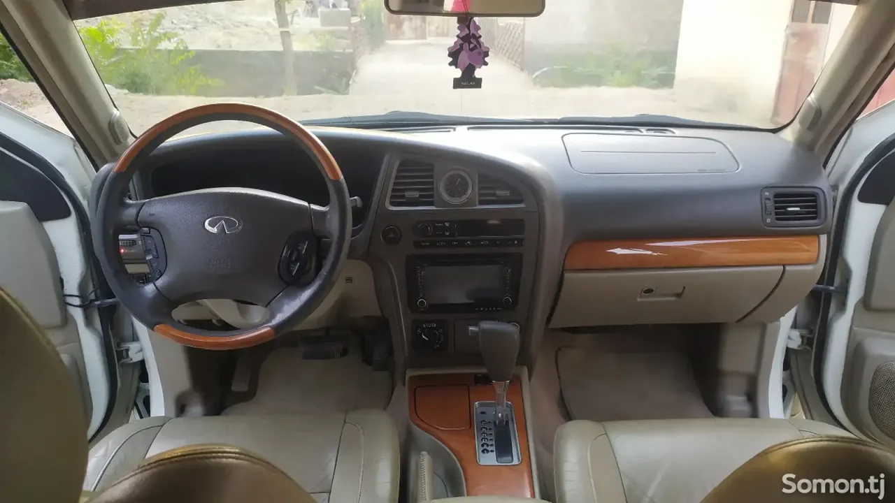 Infiniti QX series 2004 · AT