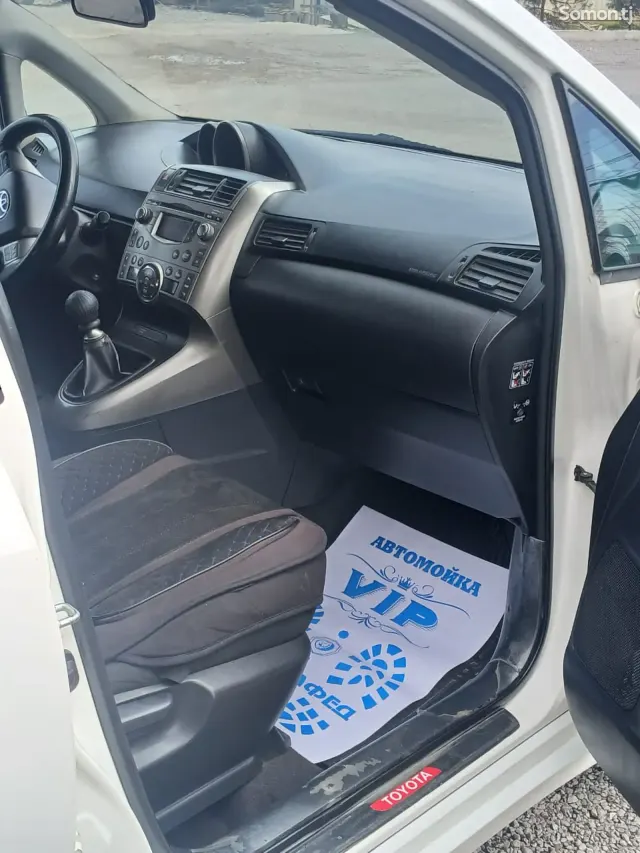 Toyota Verso 2009 · 2.0 MT