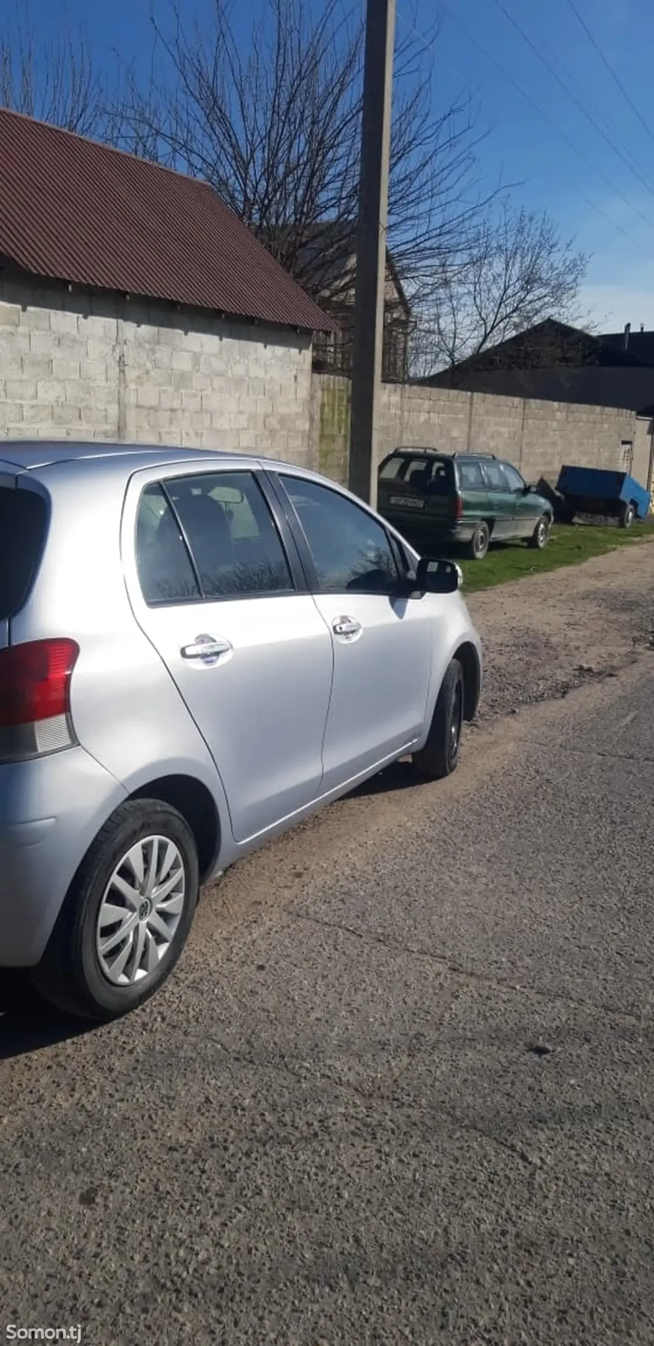 Toyota Vitz 2010 · 1.1 AT