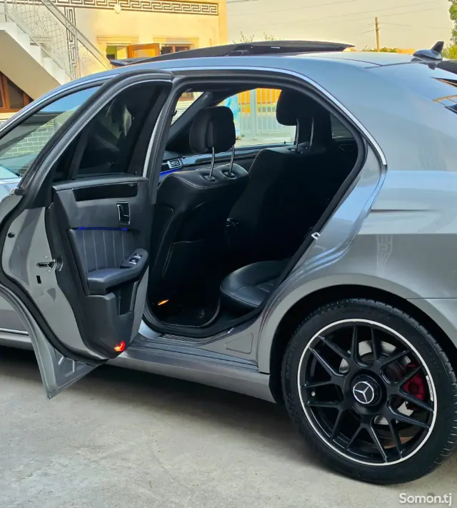 Mercedes-Benz E class 2014 · 3.0 AT