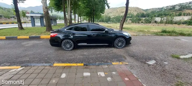 Hyundai Grandeur 2016 · 3.0 AT
