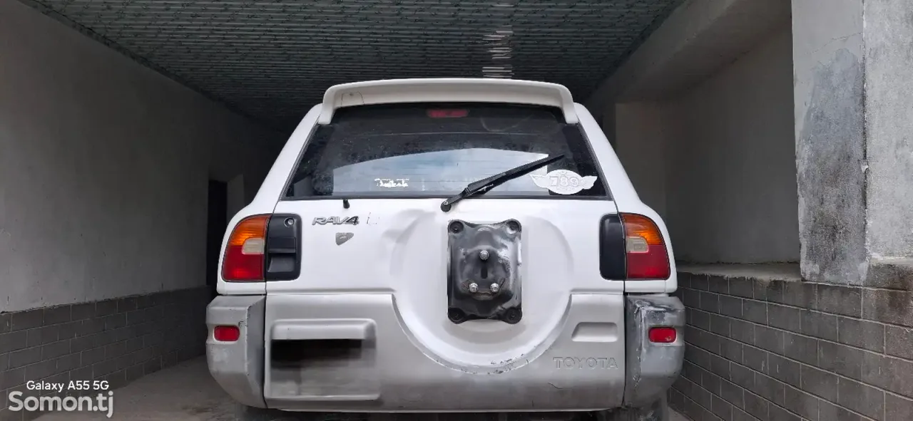 Toyota RAV 4 1998 · 1.8 AT