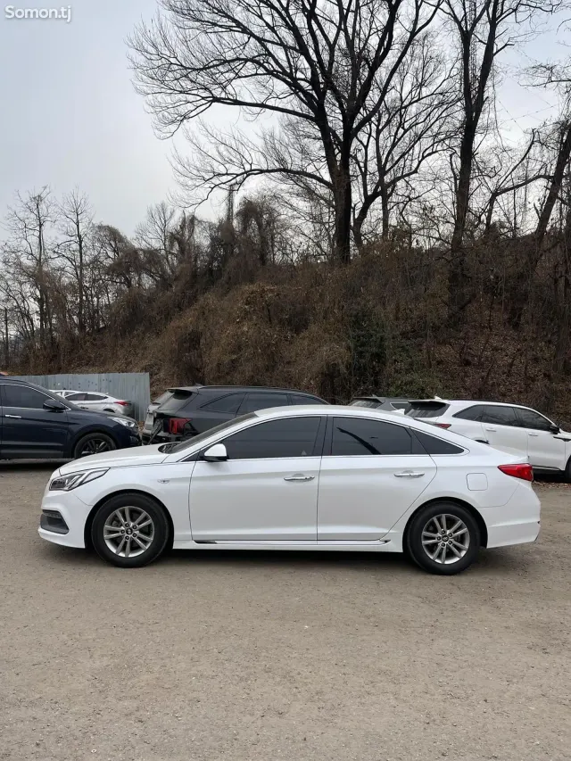 Hyundai Sonata 2015 · 1.6 AT