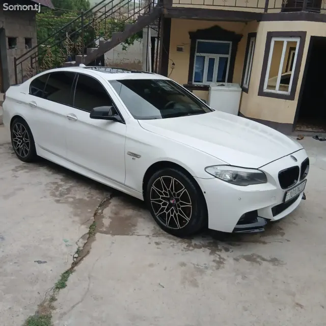 BMW 5 series 2012 · 3.5 AT