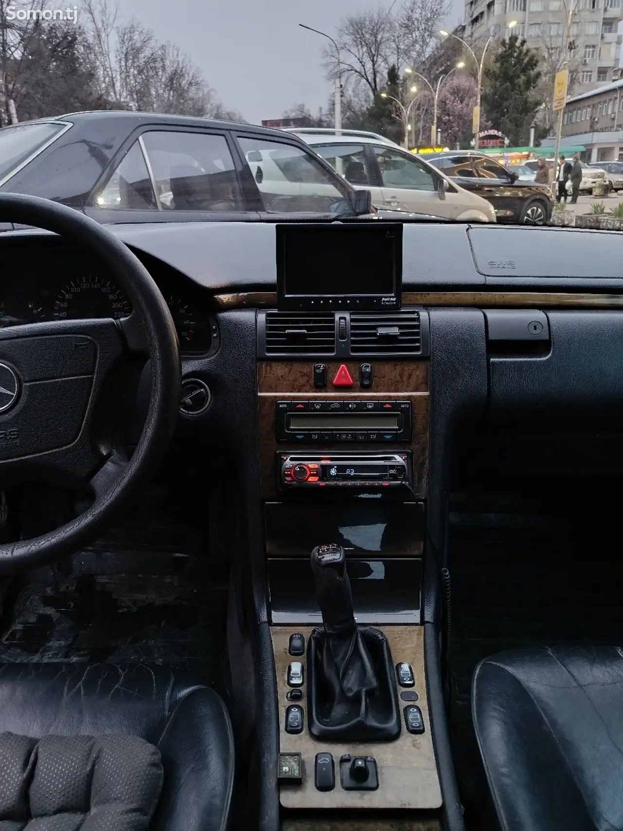 Mercedes-Benz E class 1999 · 2.0 MT