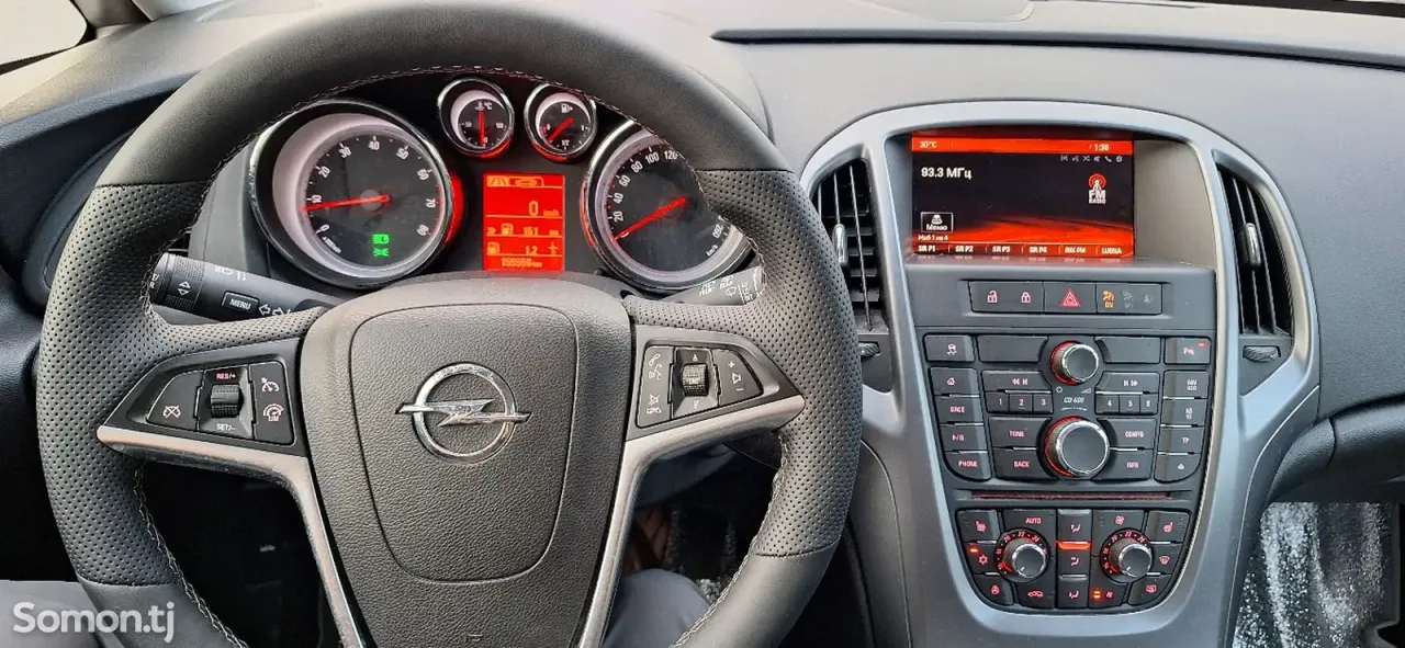 Opel Astra J 2015 · 1.4 MT