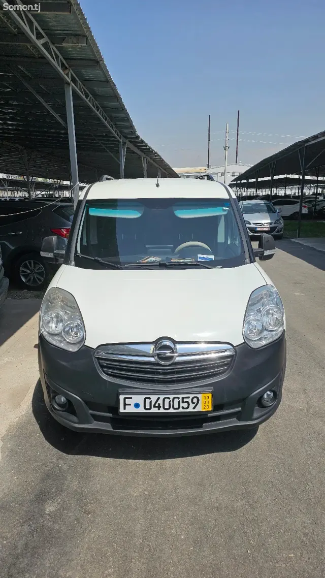 Opel Combo 2015 · 1.4 MT