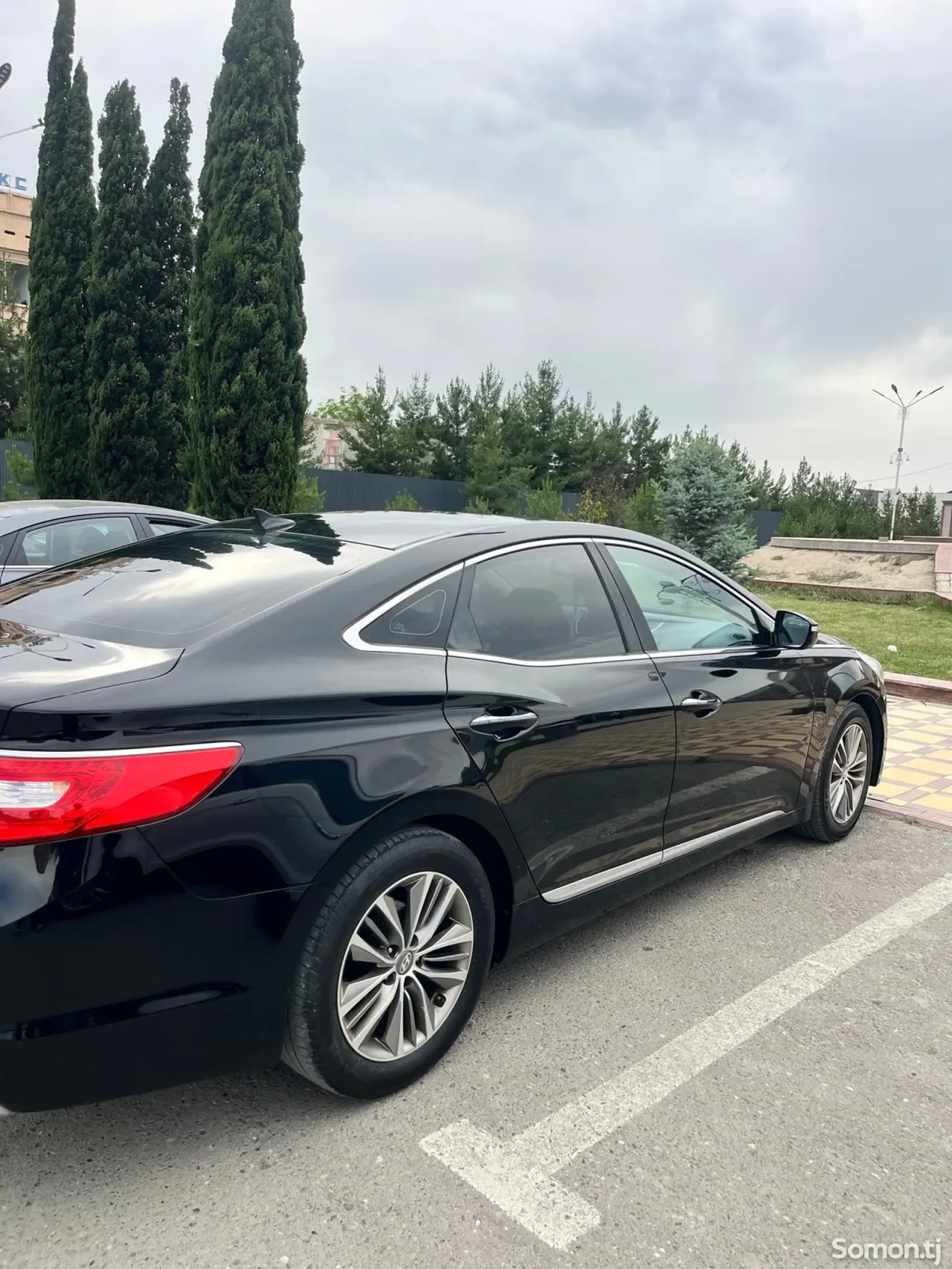 Hyundai Grandeur 2015 · 2.4 AT