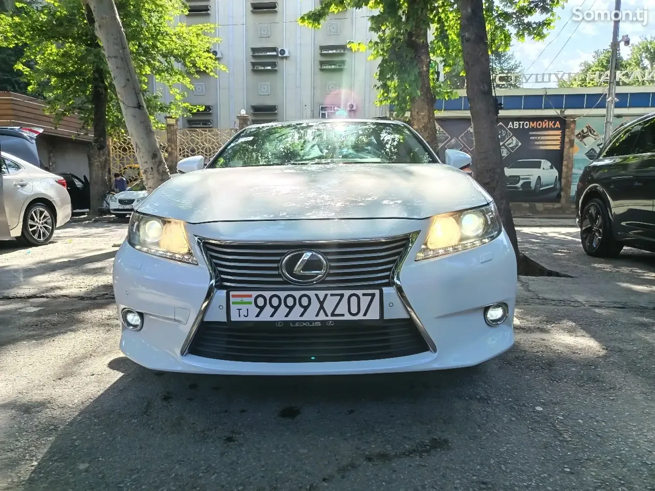 Lexus ES series 2014 · 2.5 AT