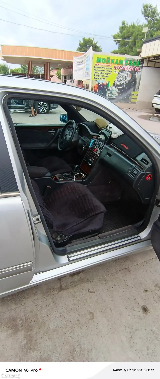 Mercedes-Benz E class 1996 · 2.0 MT