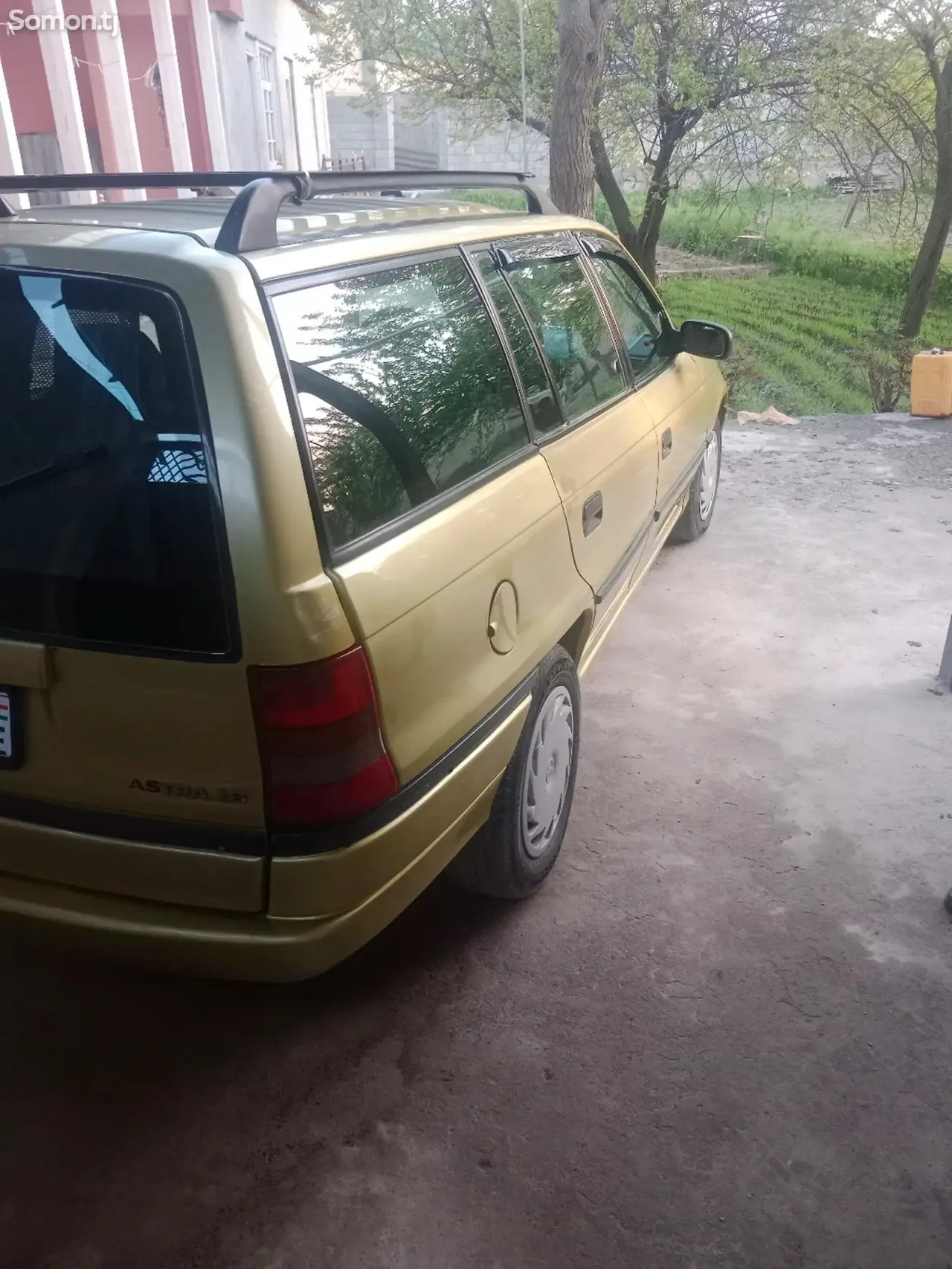 Opel Astra F 1996 · 1.6 MT