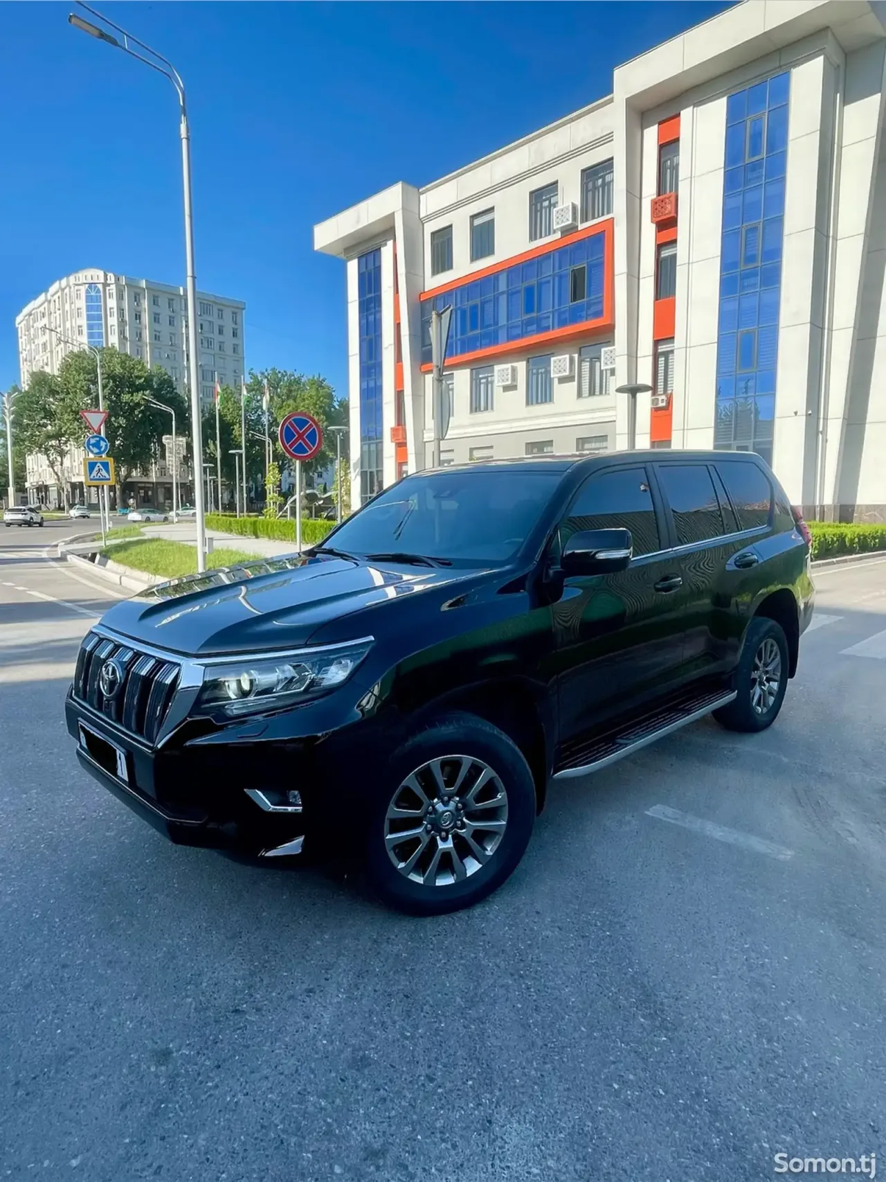 Toyota Land Cruiser Prado 2022 · 2.8 AT