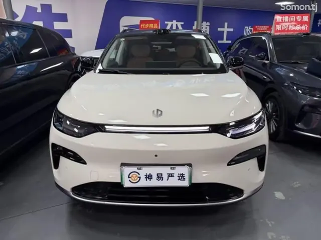 Leapmotor C11 2026 · AT