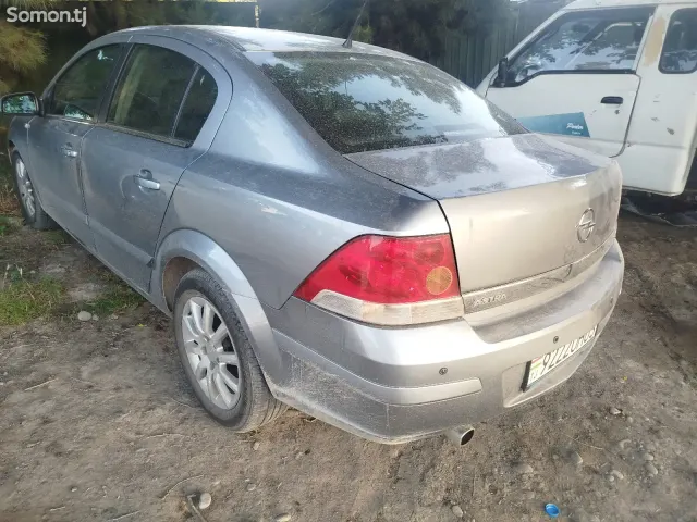 Opel Astra H 2008 · 1.6 AT