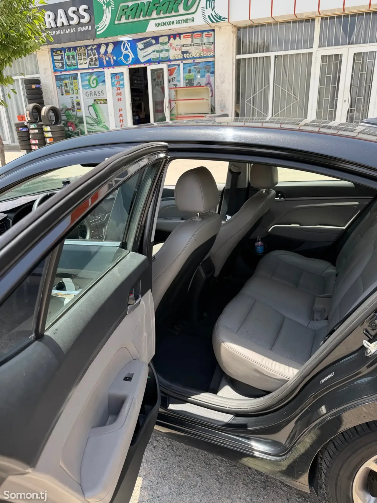 Hyundai Elantra 2017 · 2.0 AT