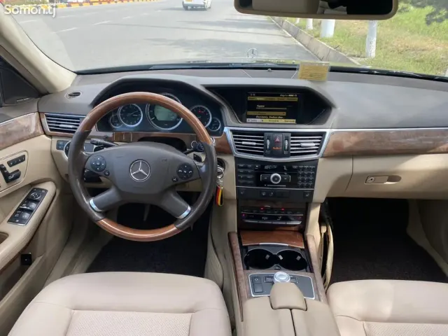 Mercedes-Benz E class 2011 · 3.5 AT