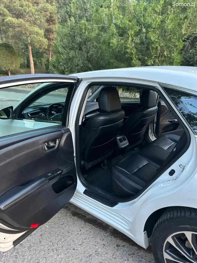 Toyota Avalon 2018 · 2.5 AT