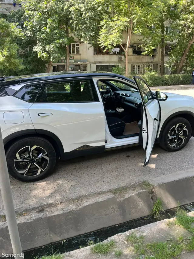 Dongfeng L7 2025 · AT