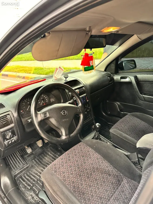 Opel Astra G 2000 · 1.6 MT