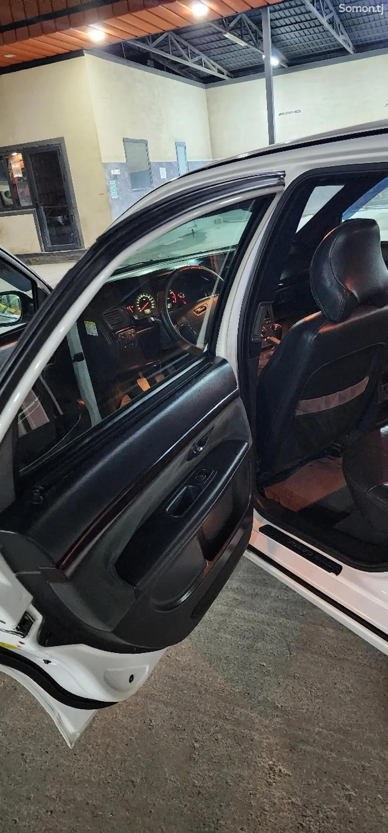 Volvo S80 2000 · 2.4 MT