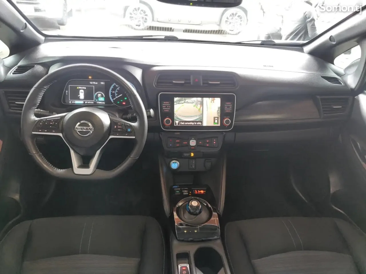 Nissan Leaf 2020 · AT