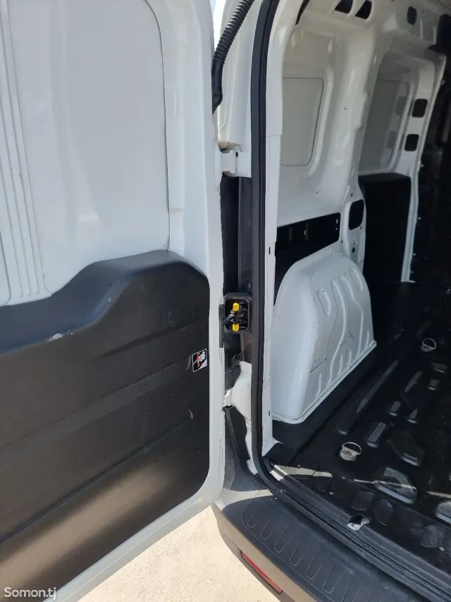 Opel Combo 2017 · 1.4 MT