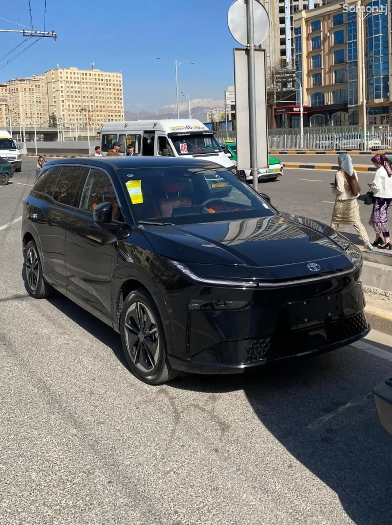 Toyota bZ3 2025 · AT