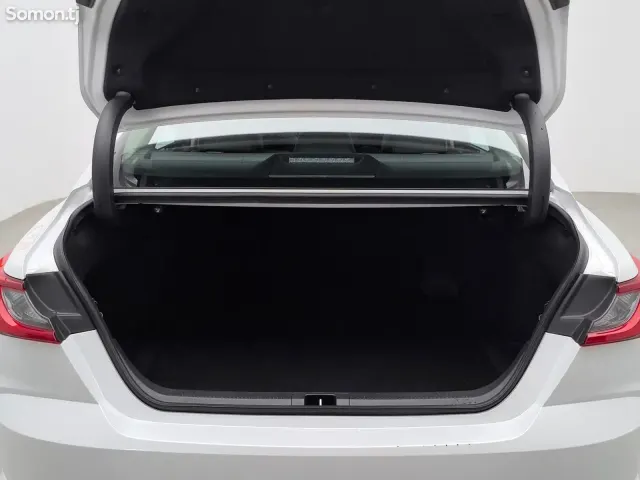 Toyota Camry 2025 · 2.0 AT